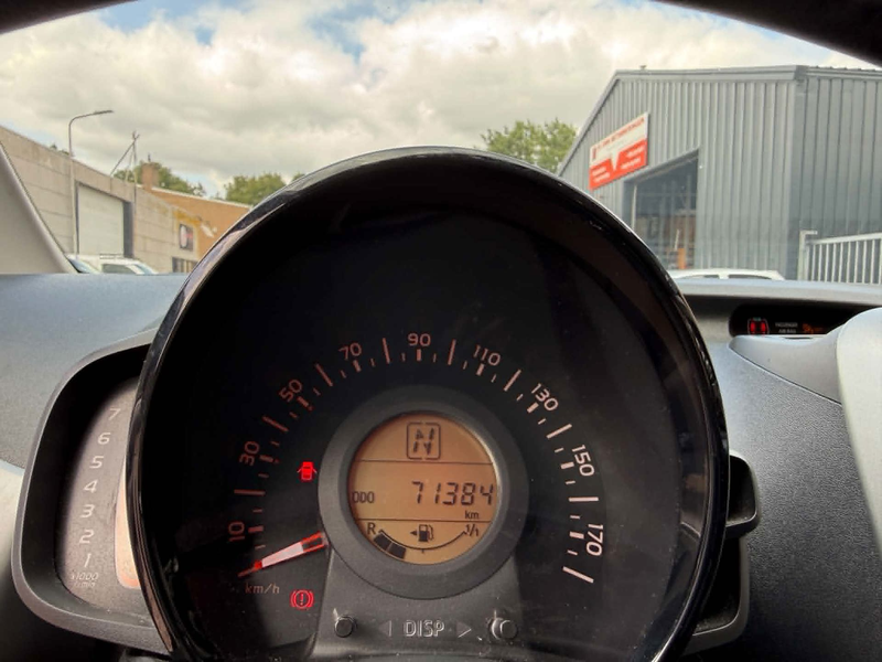 Toyota Aygo 1.0 VVT-i x-play \ automaat \ camera \ e1 — photo 6