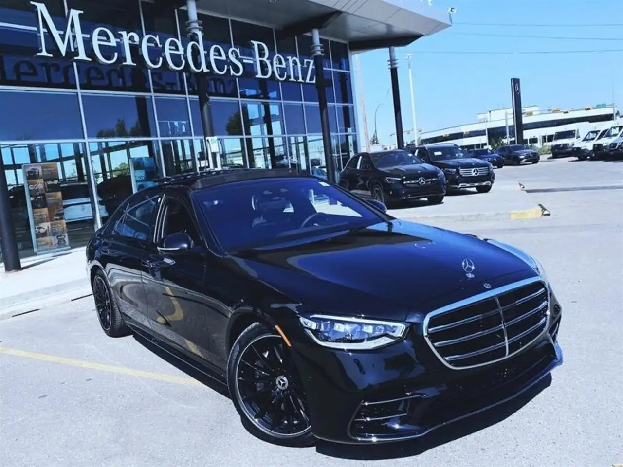 Mercedes-Benz S-Class снимка Mercedes-Benz S-Class