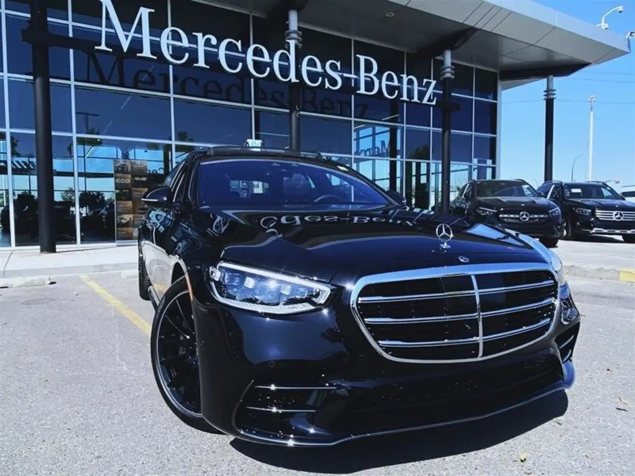 Mercedes-Benz S-Class снимка Mercedes-Benz S-Class
