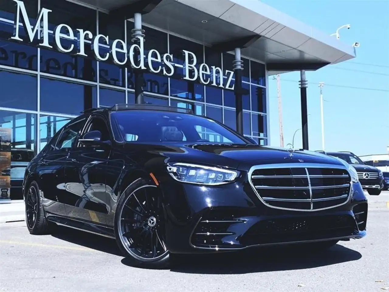 Mercedes-Benz S-Class снимка Mercedes-Benz S-Class