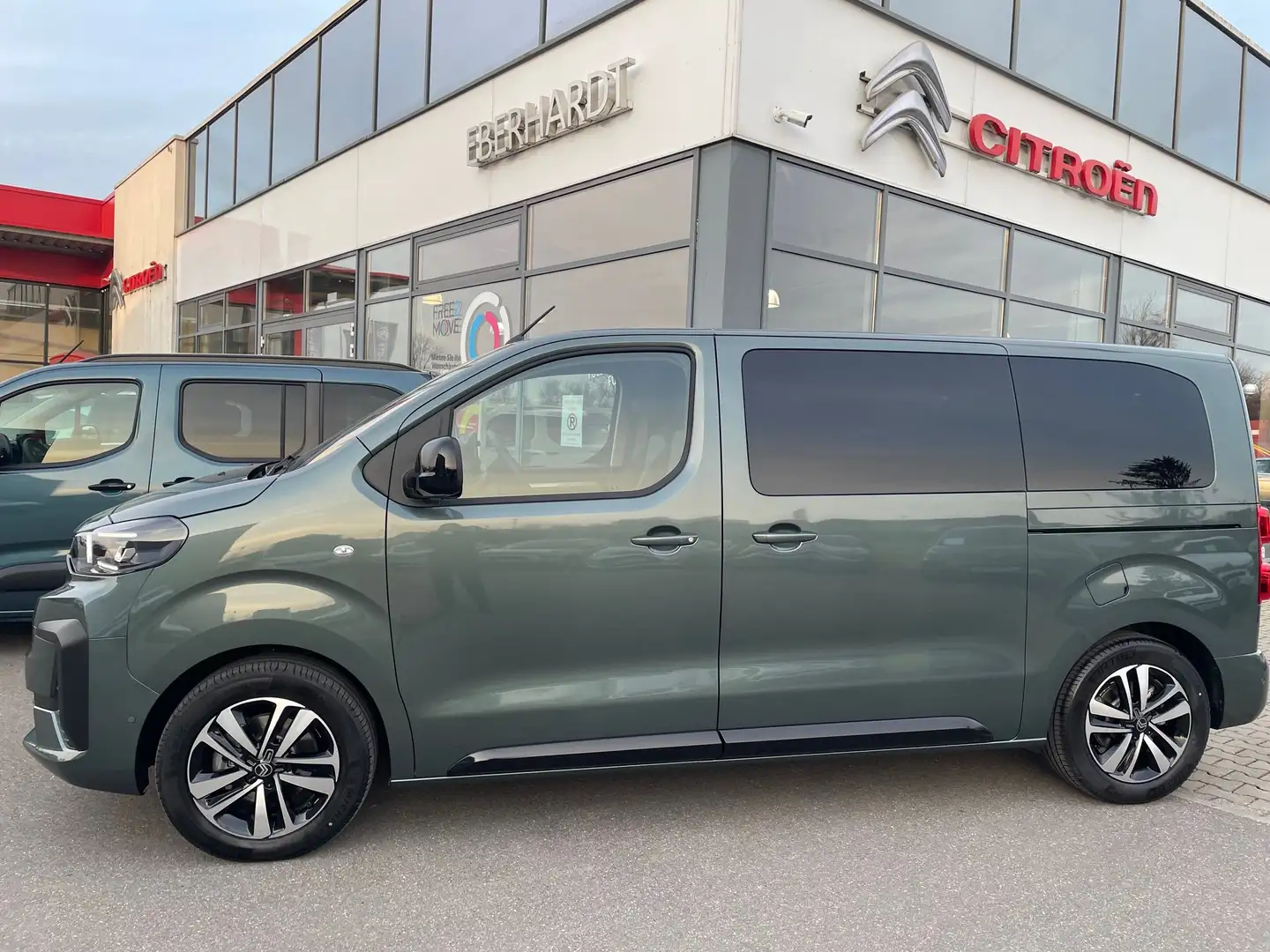 Citroen Spacetourer Blue HDI 180 EAT8 Plus M Grün - 1