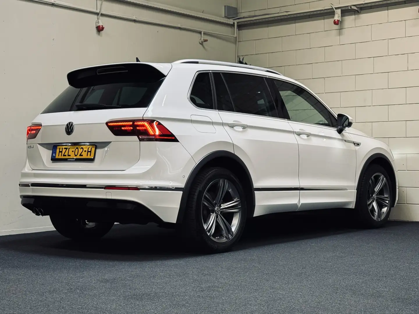 Volkswagen Tiguan 1.5 TSI ACT Highline R-Line | Panorama | Leder | T Blanc - 2