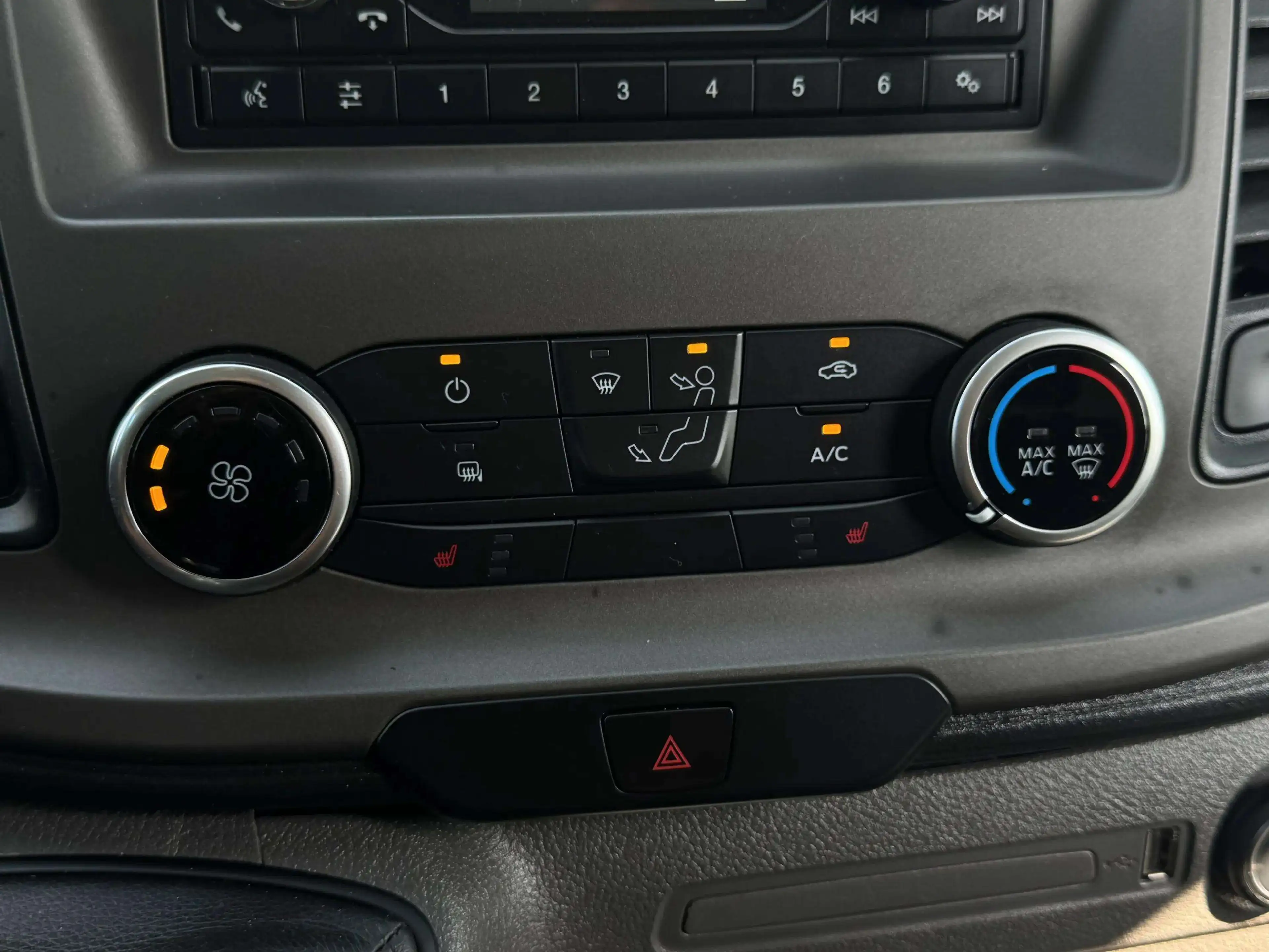 Ford Transit Custom 300 2.0 TDCI L2H1 Trend Gratis afleverpakket! | St — photo 10