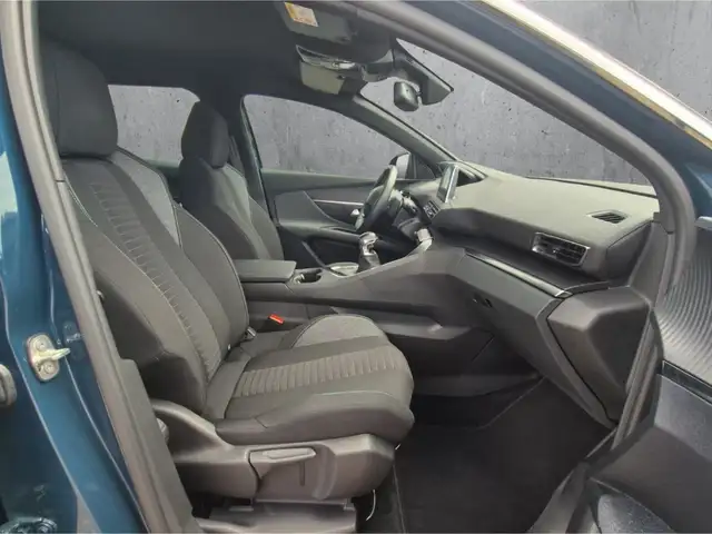 Peugeot 3008 view 13