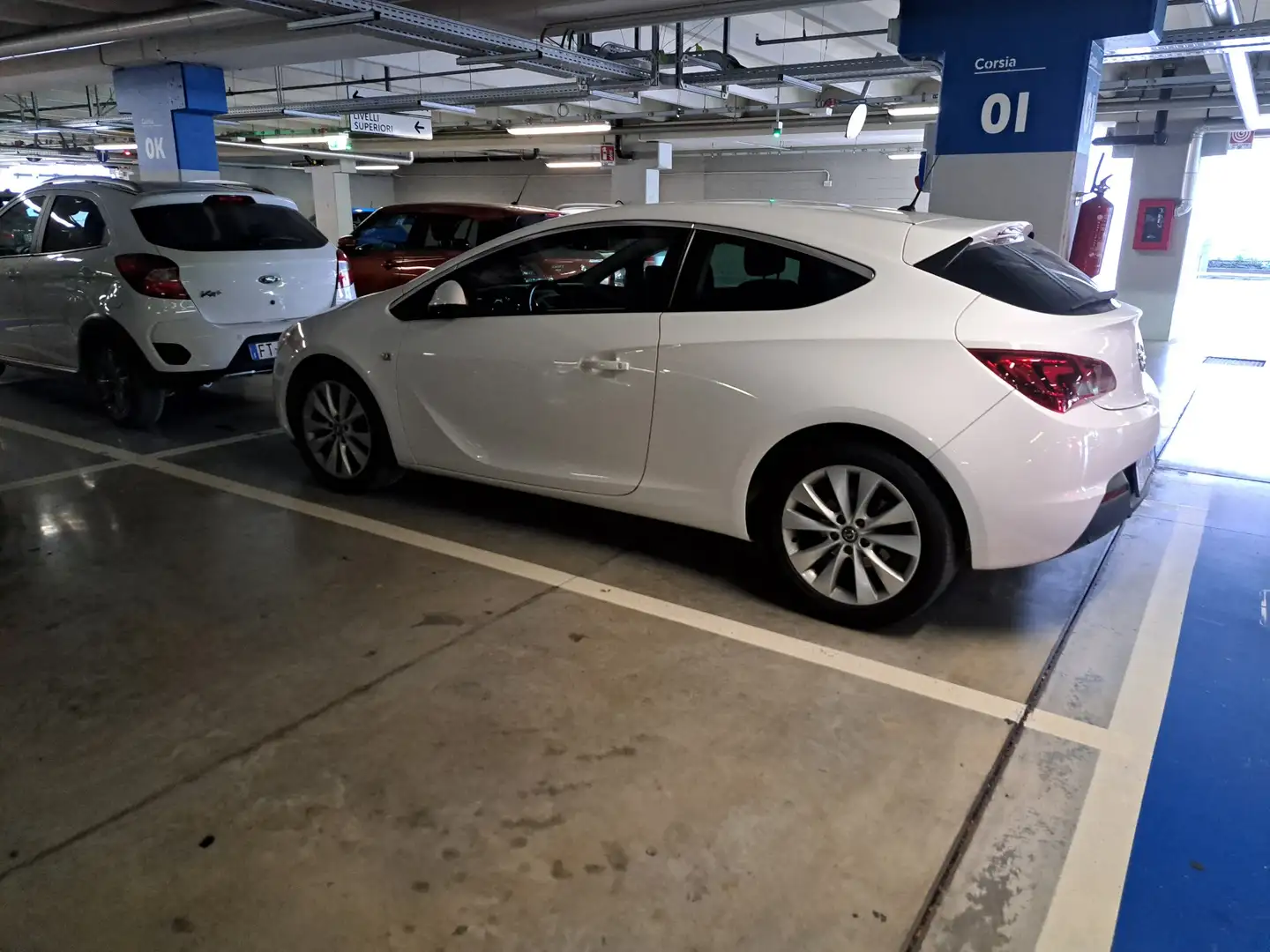 Opel Astra GTC 1.7 cdti ecotec Cosmo s&s 110cv - 2