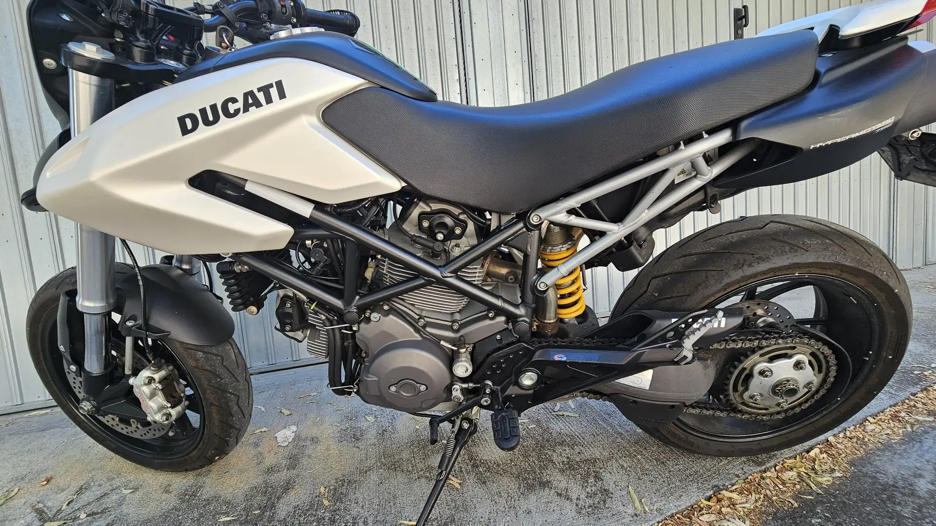 Ducati Hypermotard 796 Weiß - 2