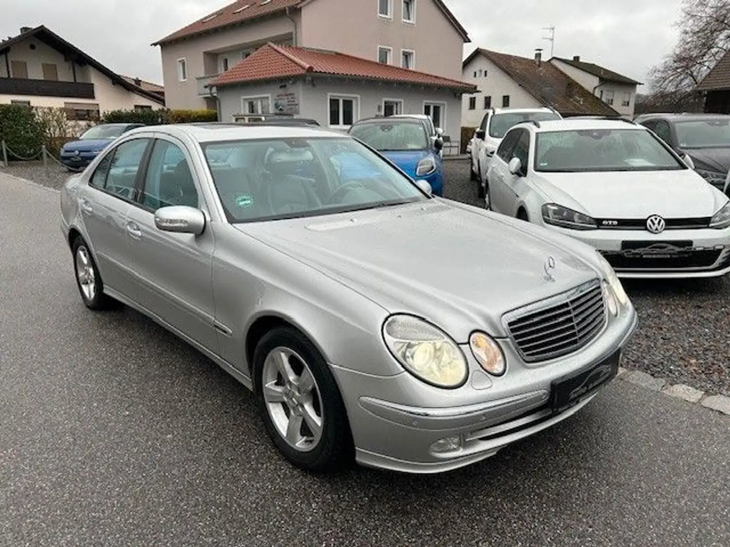Mercedes-Benz E 320 AVANTGARDE *Xenon*NAVI* Silber - 1