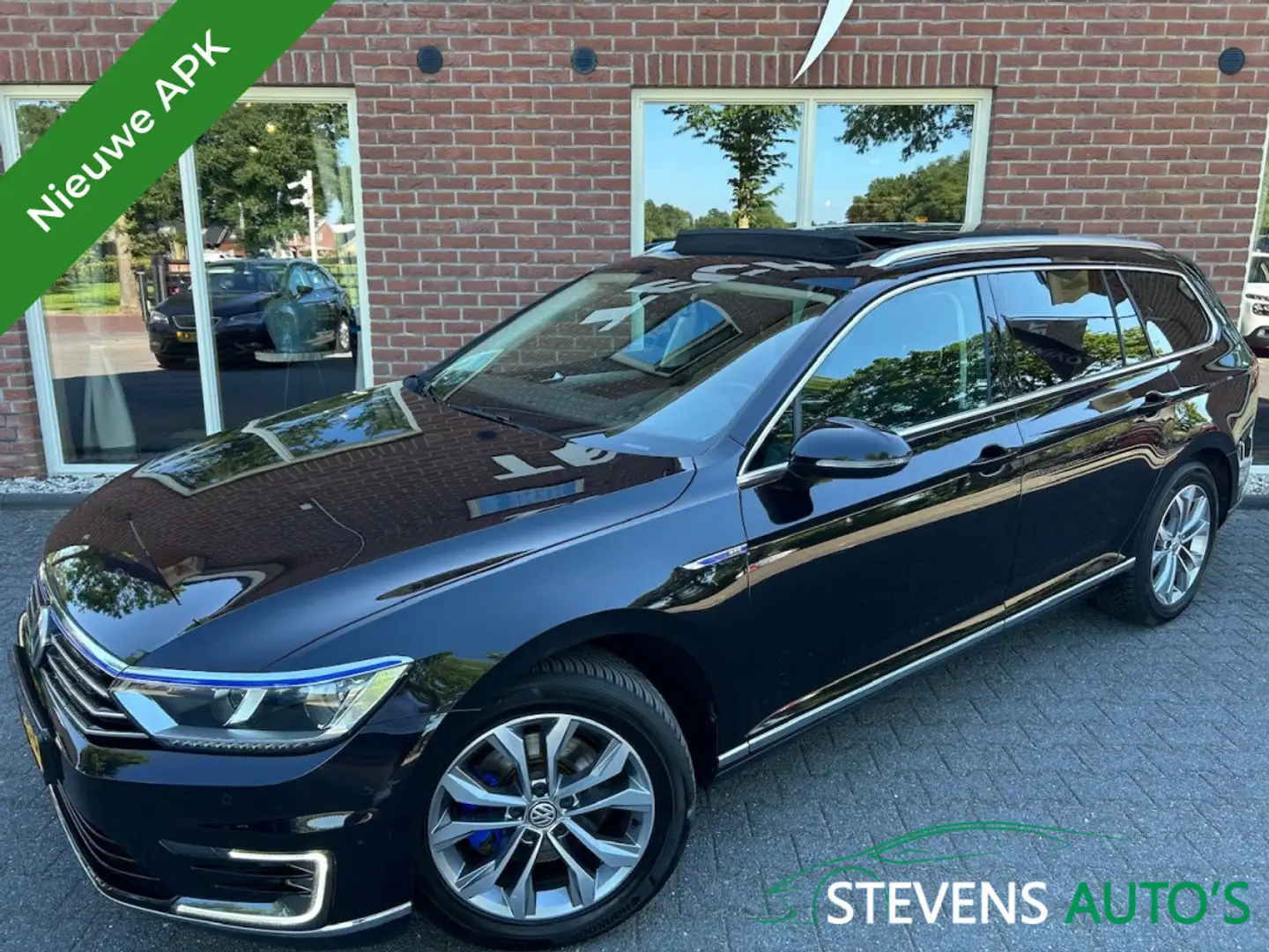 Volkswagen Passat Variant 1.4 T. GTE C.S. Pl. PANO / SCHUIF.KANTELDAK / FULL Negro - 1