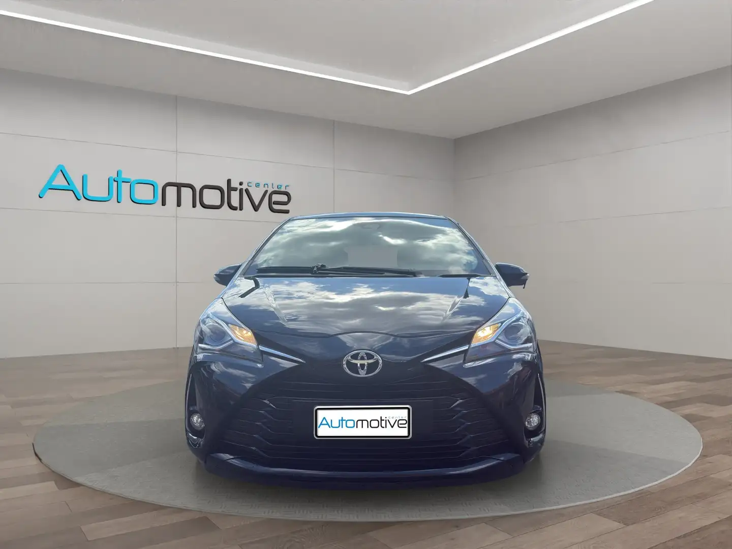 Toyota Yaris Yaris III 2017 5p 1.0 Active my18 - 2