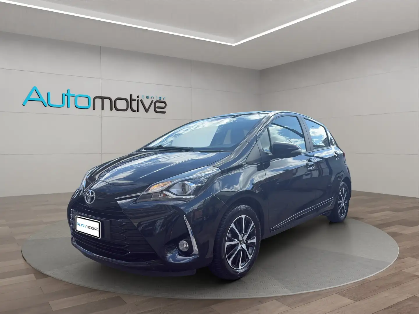 Toyota Yaris Yaris III 2017 5p 1.0 Active my18 - 1