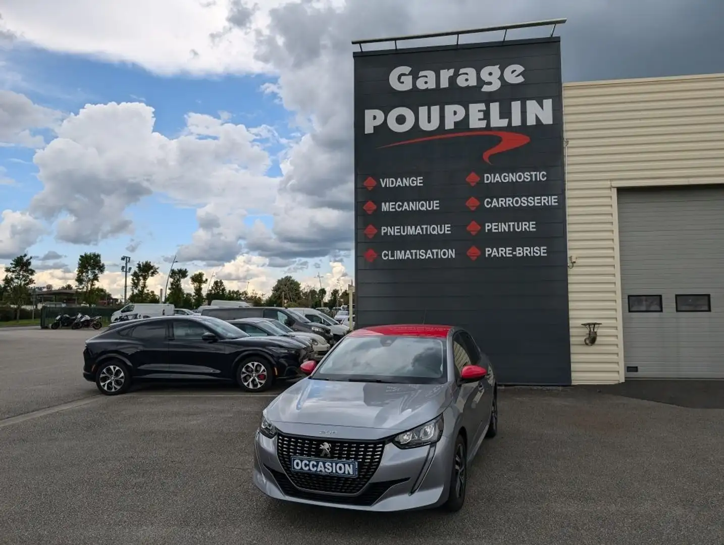 Peugeot 208 1.5 BLUEHDI 100CH S\u0026S ALLURE Gris - 1
