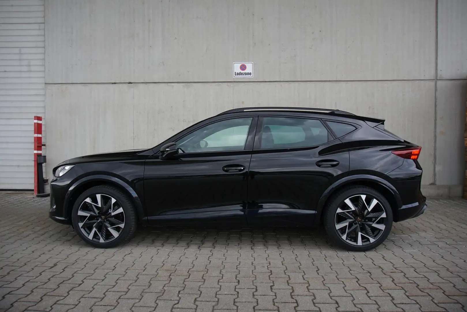 CUPRA Formentor VZ 2.0TSI 4Drive Navi/Mir Pano ACC Kamera Zwart - 2