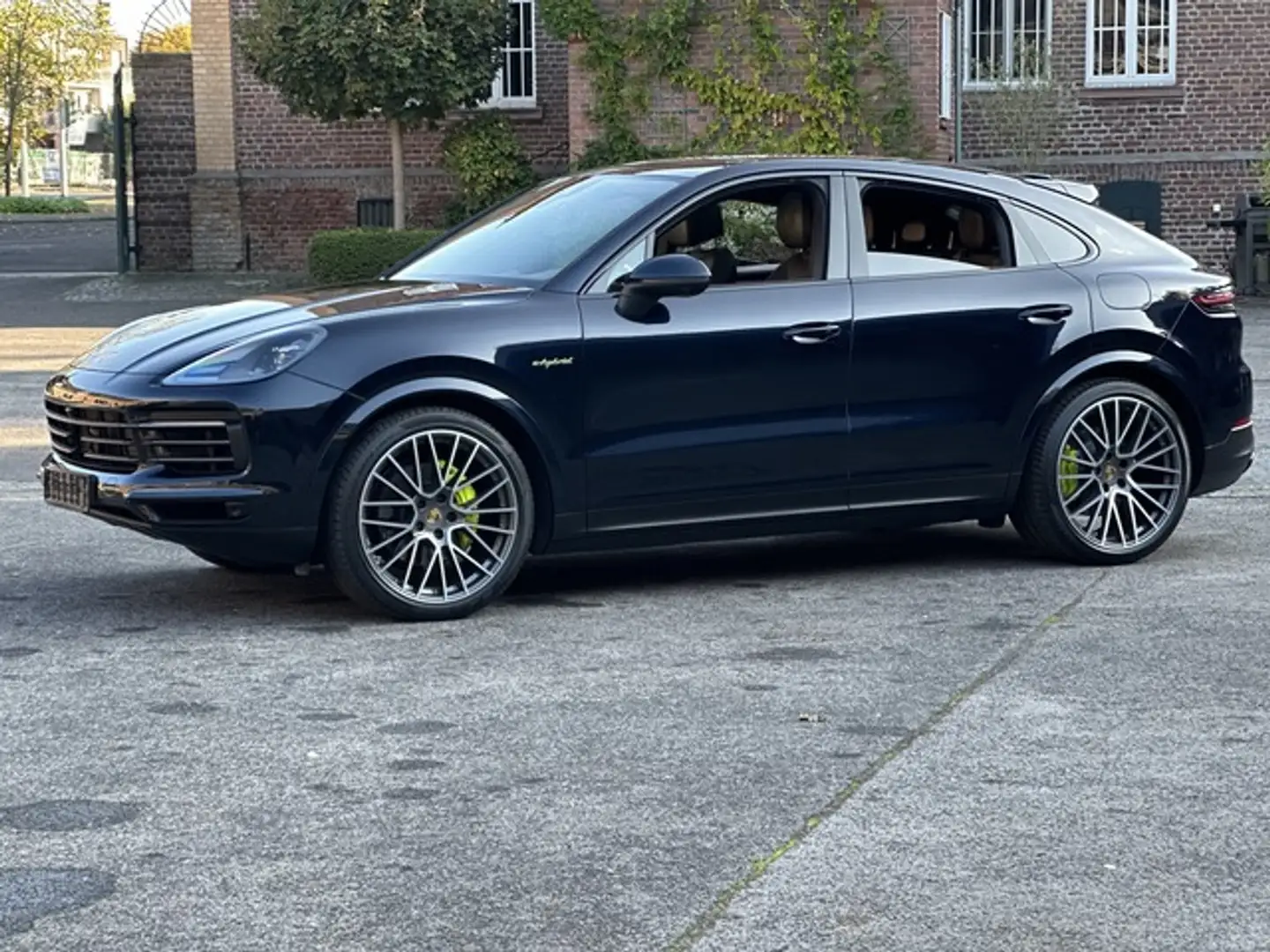 Porsche Cayenne E-Hybrid Coupe Platinum Edition SPORTDESIGN-ABGAS- Blau - 1
