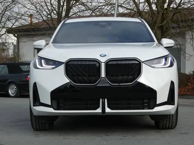 BMW X3 view 5