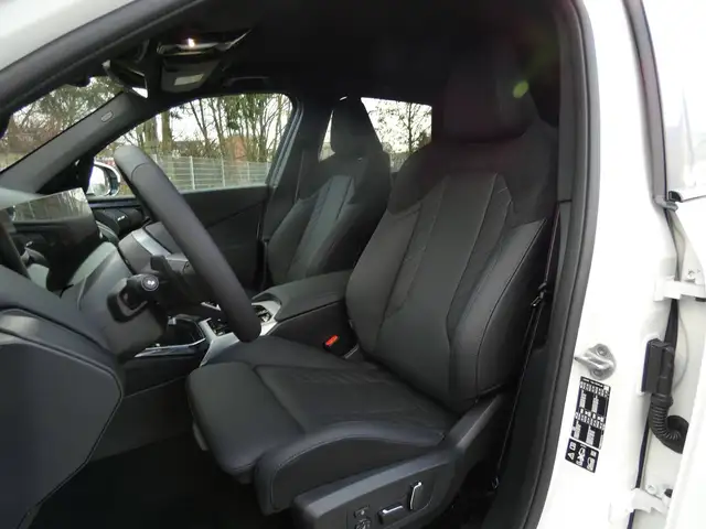 BMW X3 view 12