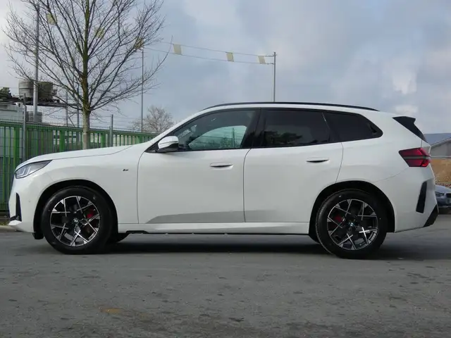 BMW X3 view 8