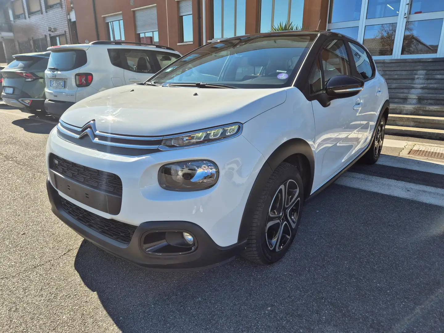 Citroen C3 1.2 puretech Feel 82cv neopatentati Bílá - 2