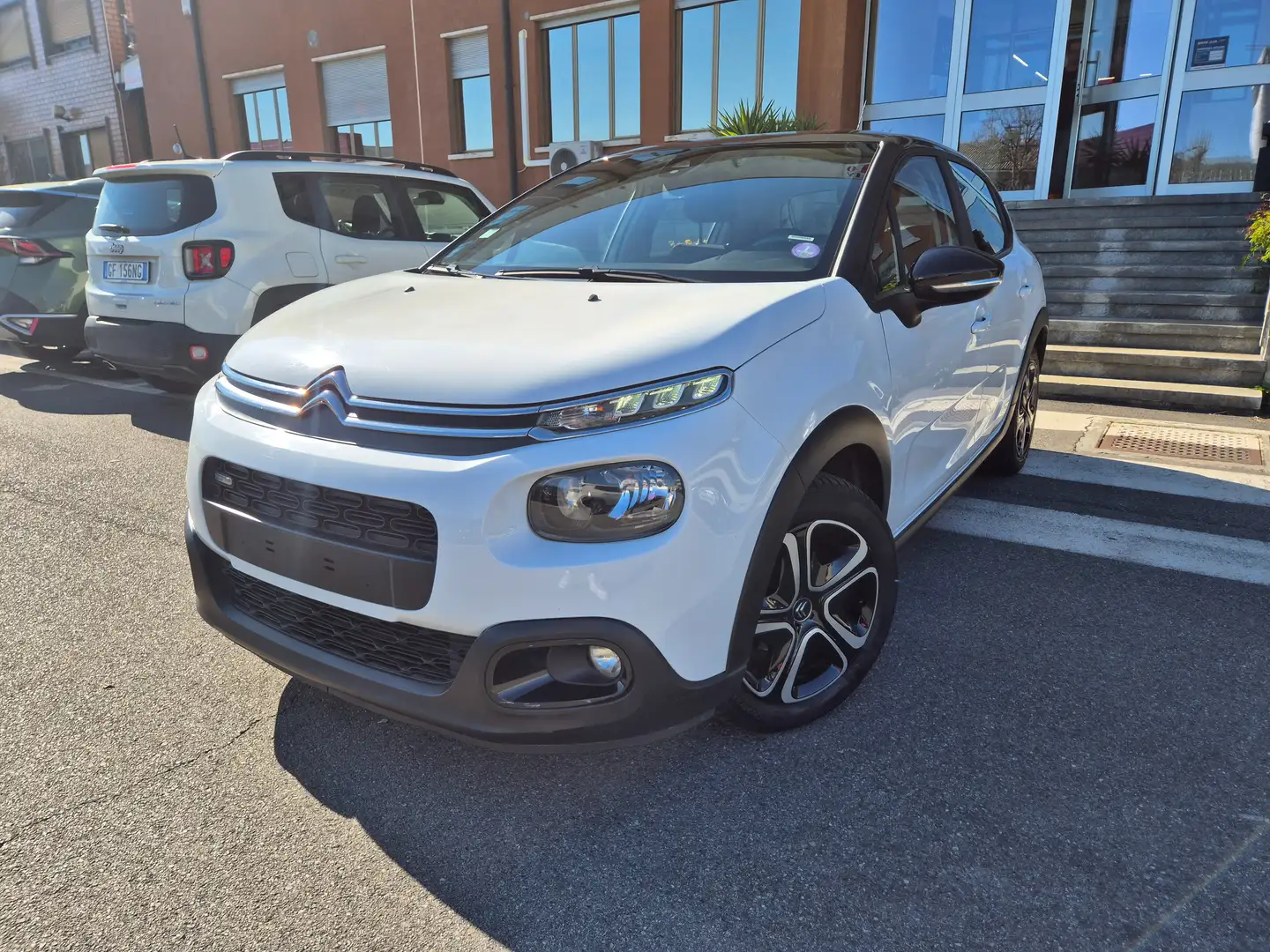 Citroen C3 1.2 puretech Feel 82cv neopatentati Bílá - 1