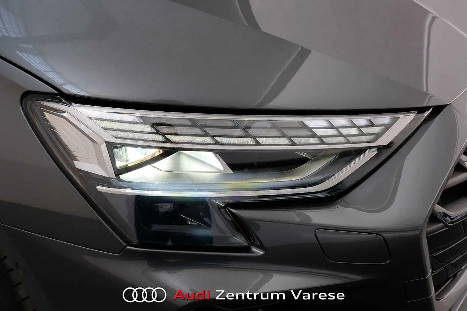 Audi S3 Sedan TFSI 333CV Quattro Stronic MY25 Grau - 2