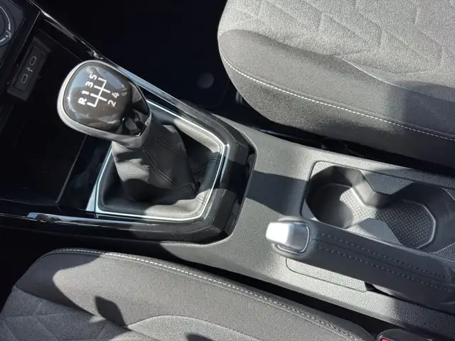 Volkswagen T-Cross view 11