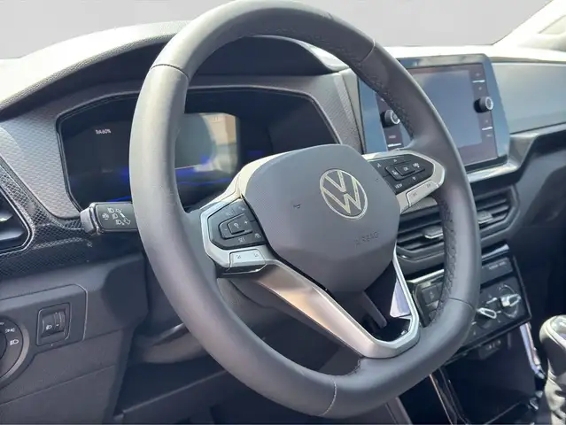 Volkswagen T-Cross view 9