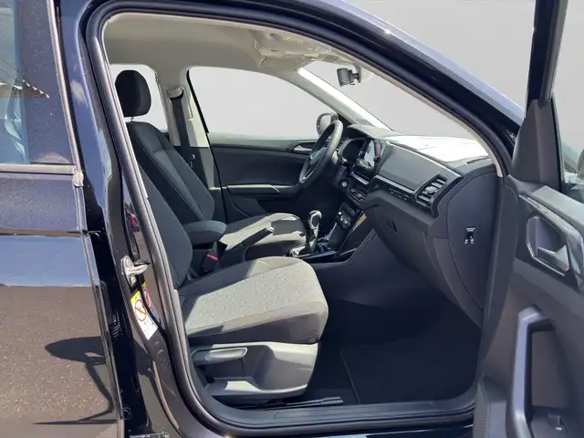 Volkswagen T-Cross view 4