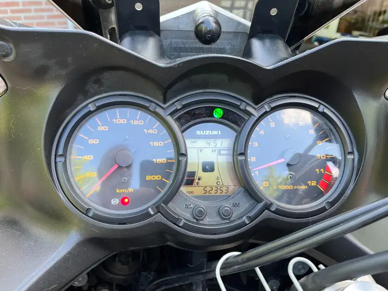Suzuki V-Strom 650 - foto 2