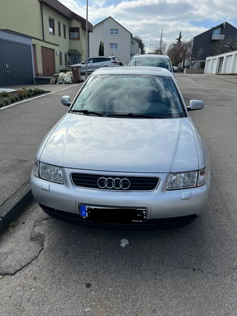 Audi A3 1.8 Ambiente - 1