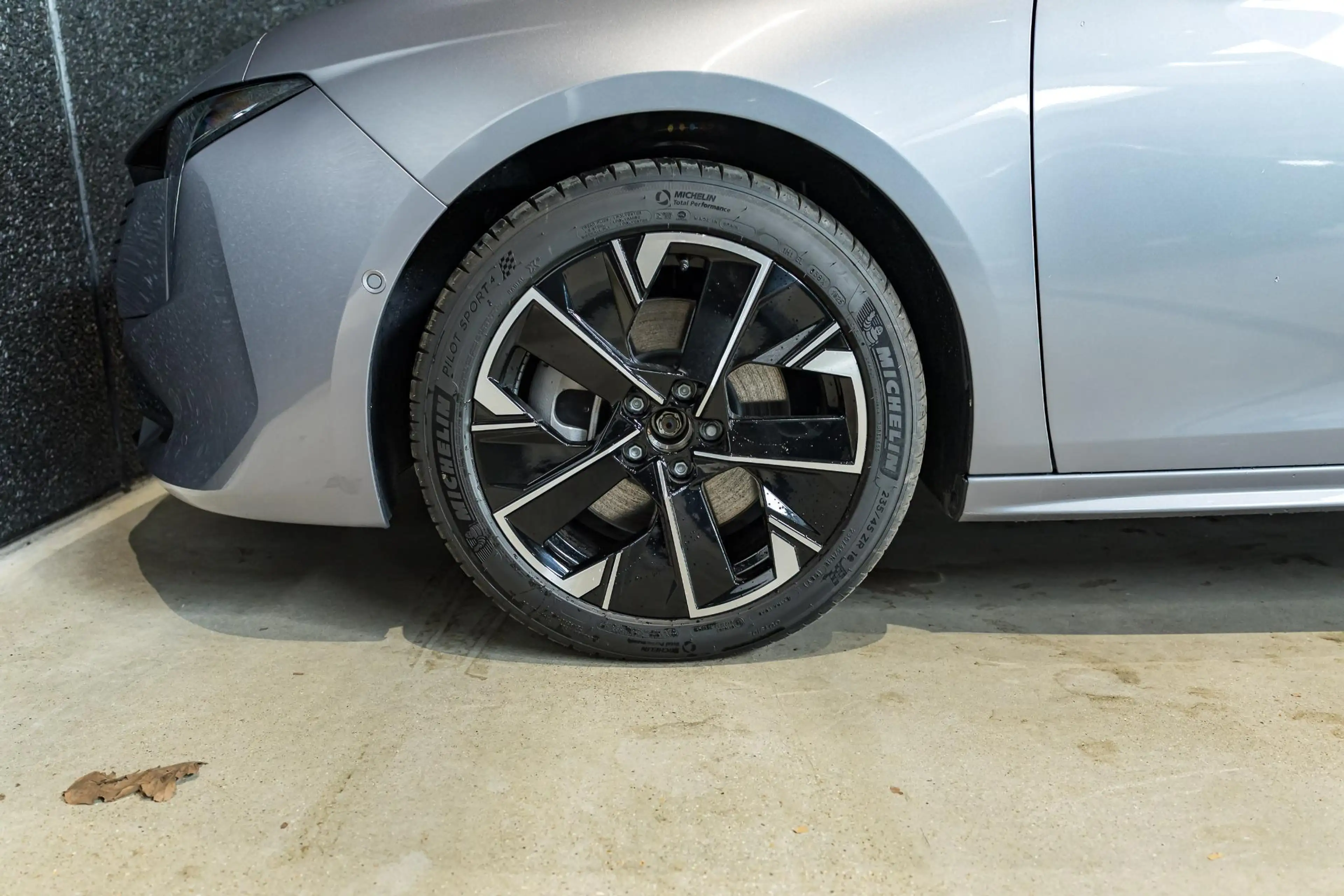 Peugeot 508 SW 1.6 Hybrid 225 e-EAT8 Allure — photo 5