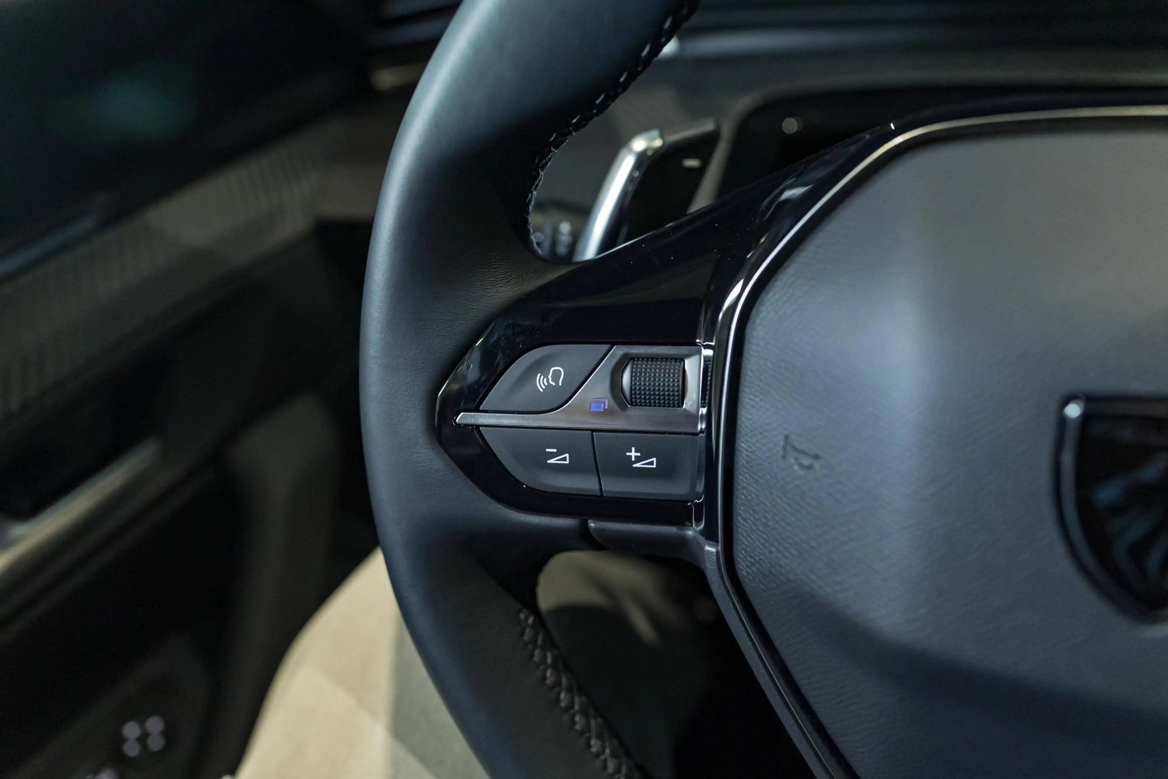 Peugeot 508 SW 1.6 Hybrid 225 e-EAT8 Allure — photo 9