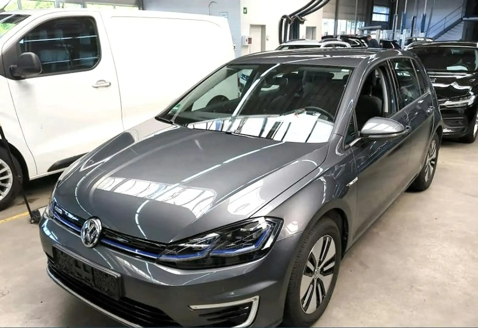 Volkswagen Golf VII E-GOLF 36KW/h CCS+WPUMPE+LEDERSITZE+NAVI+APP+L Gris - 2