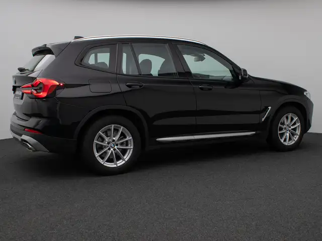 BMW X3 view 6