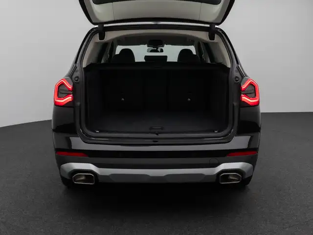 BMW X3 view 13