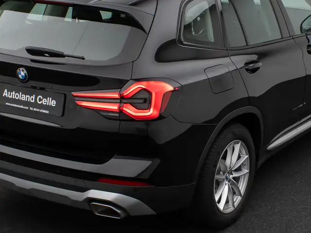 BMW X3 view 16