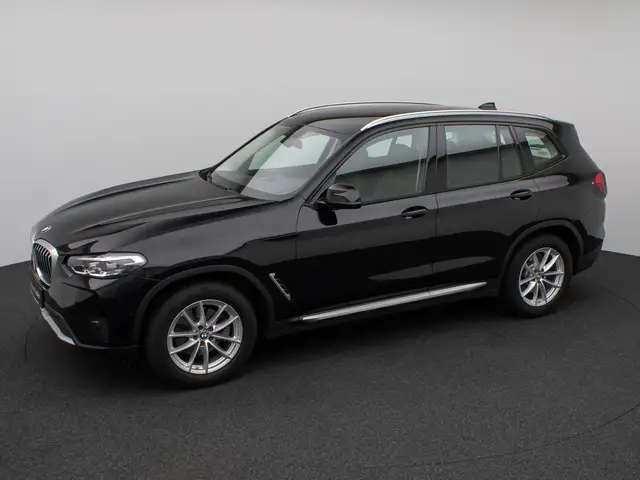 BMW X3 view 12