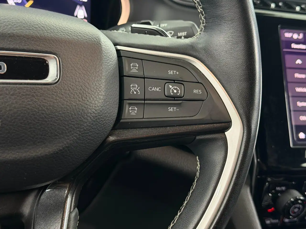Jeep Grand Cherokee снимка Jeep Grand Cherokee