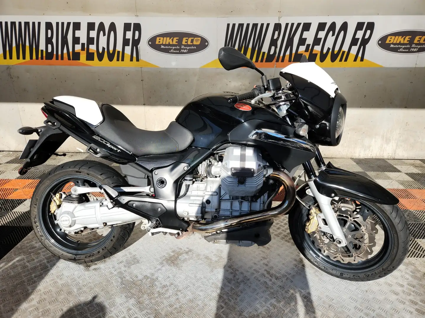 Moto Guzzi 1200 Sport Nero - 1