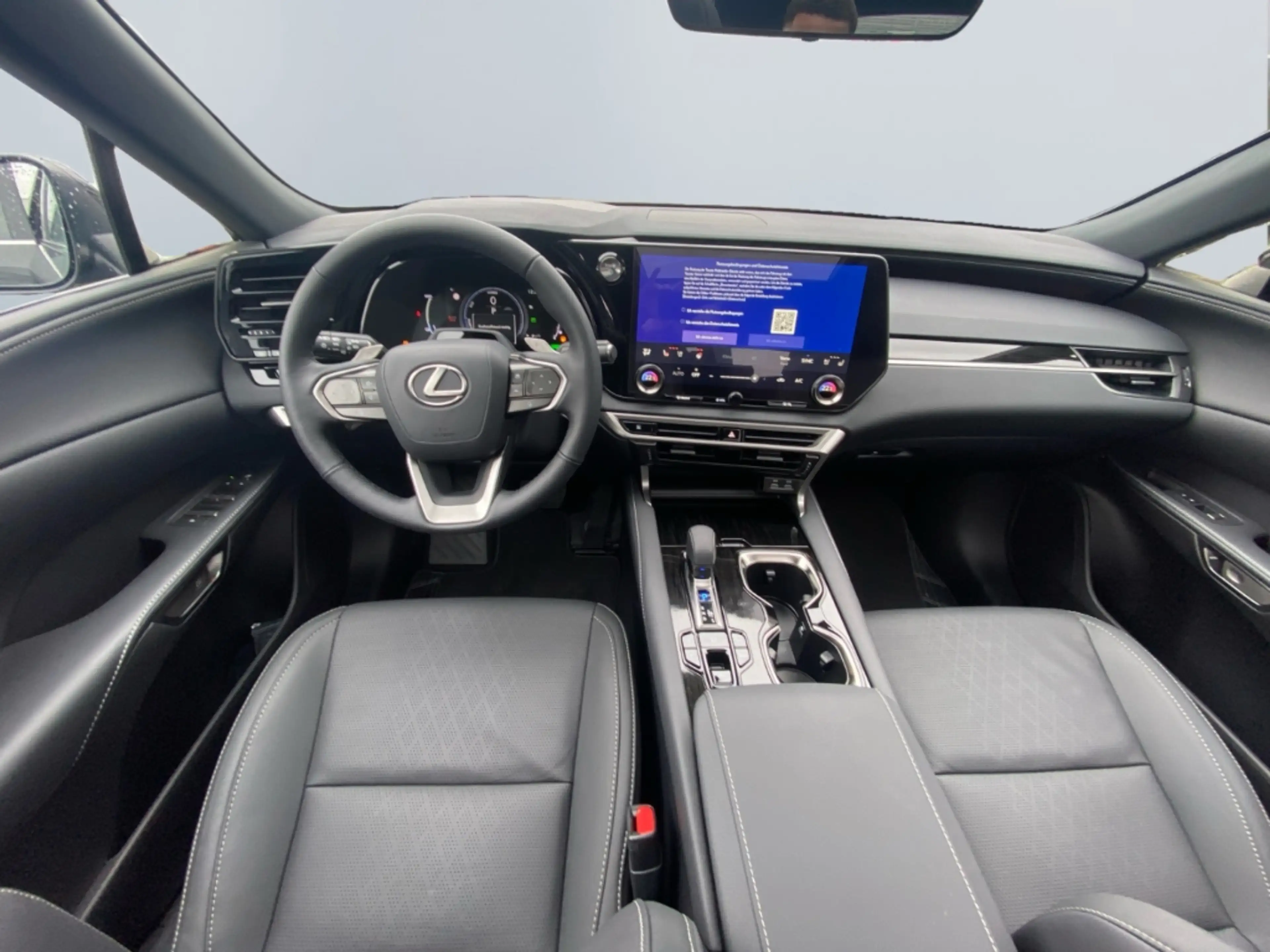 Lexus RX 450h + 2,5 l E-CVT, 4x4 Plug-in 5-Türer F SPORT D — photo 9