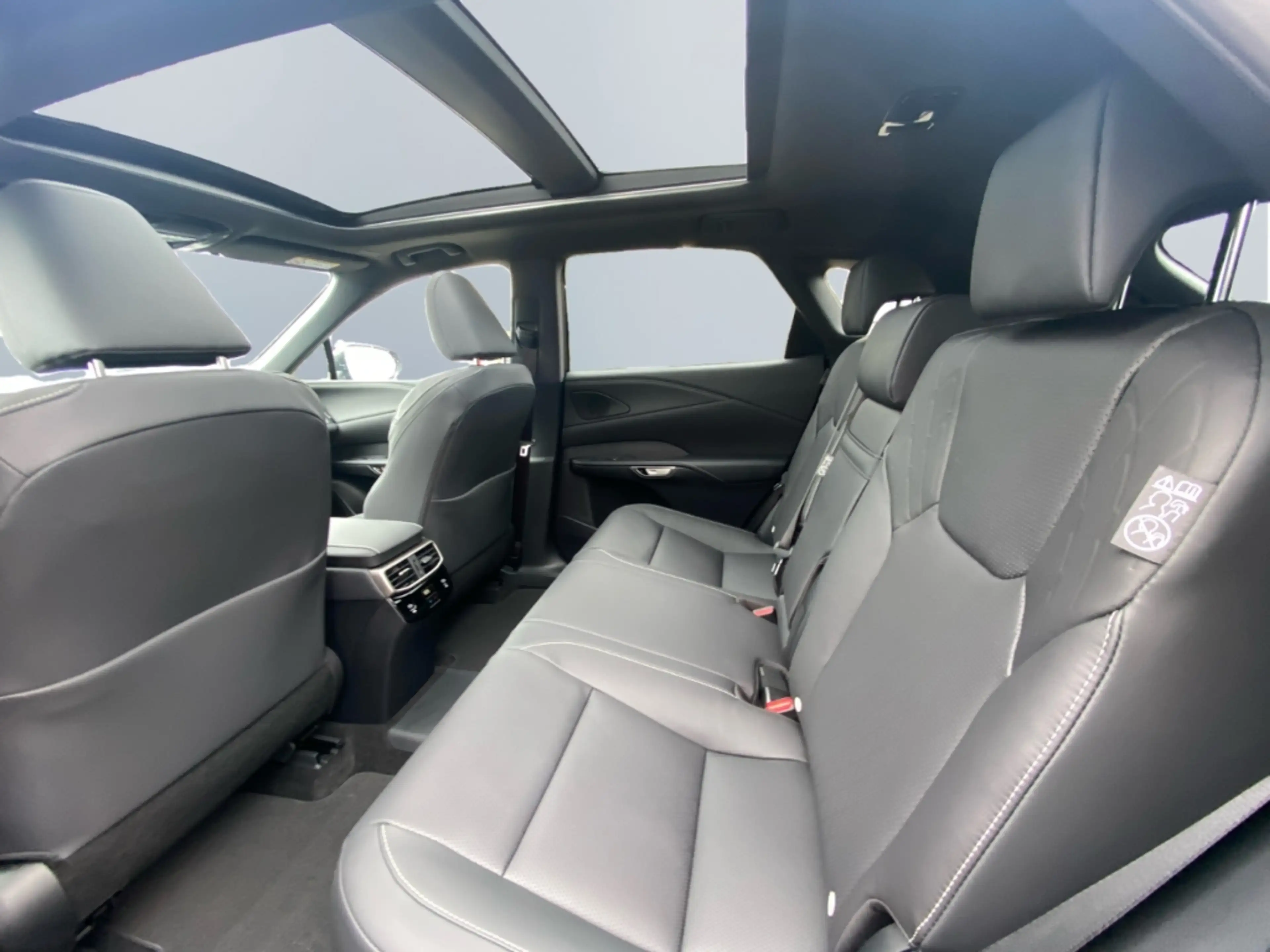 Lexus RX 450h + 2,5 l E-CVT, 4x4 Plug-in 5-Türer F SPORT D — photo 12