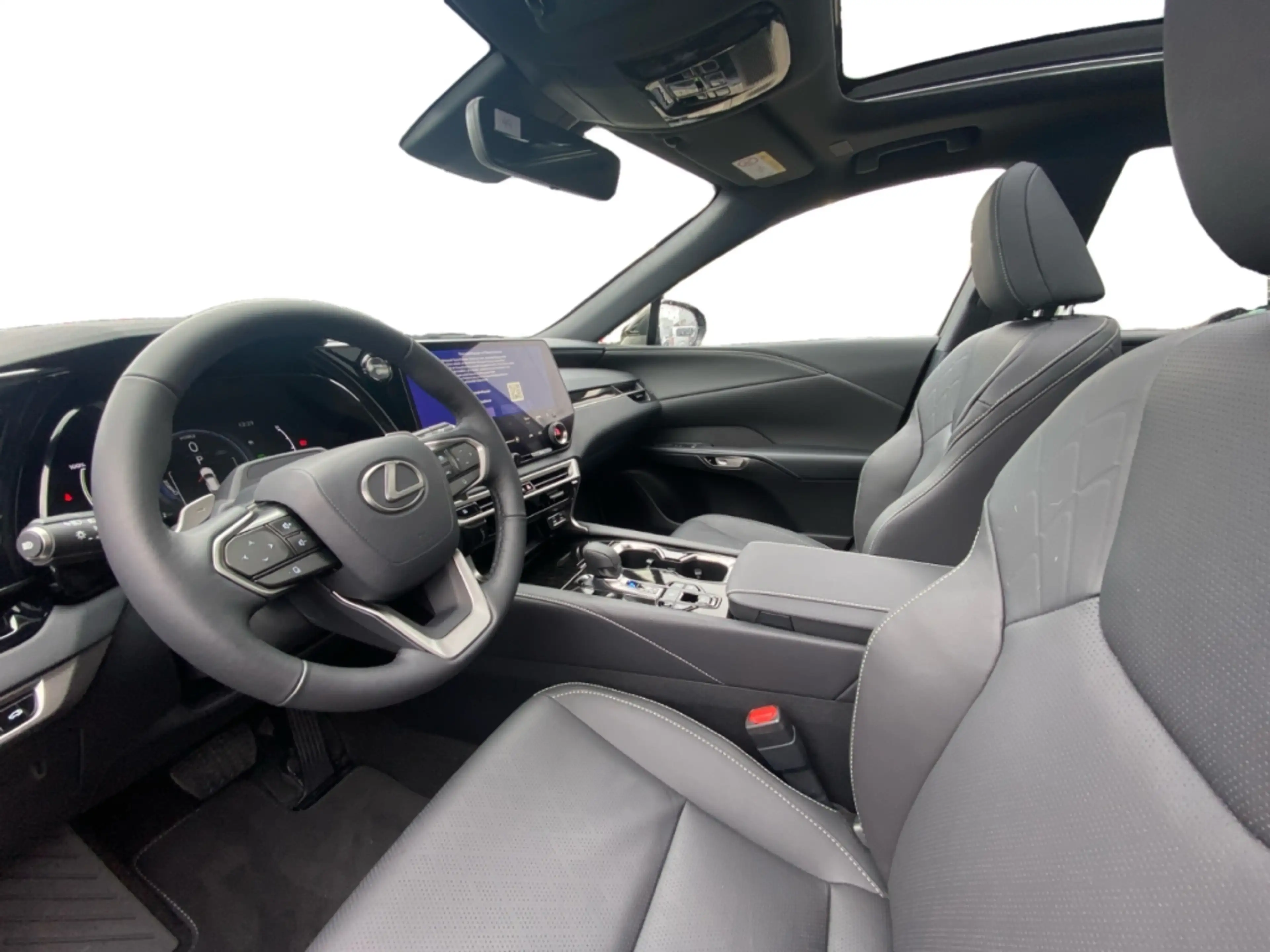 Lexus RX 450h + 2,5 l E-CVT, 4x4 Plug-in 5-Türer F SPORT D — photo 13