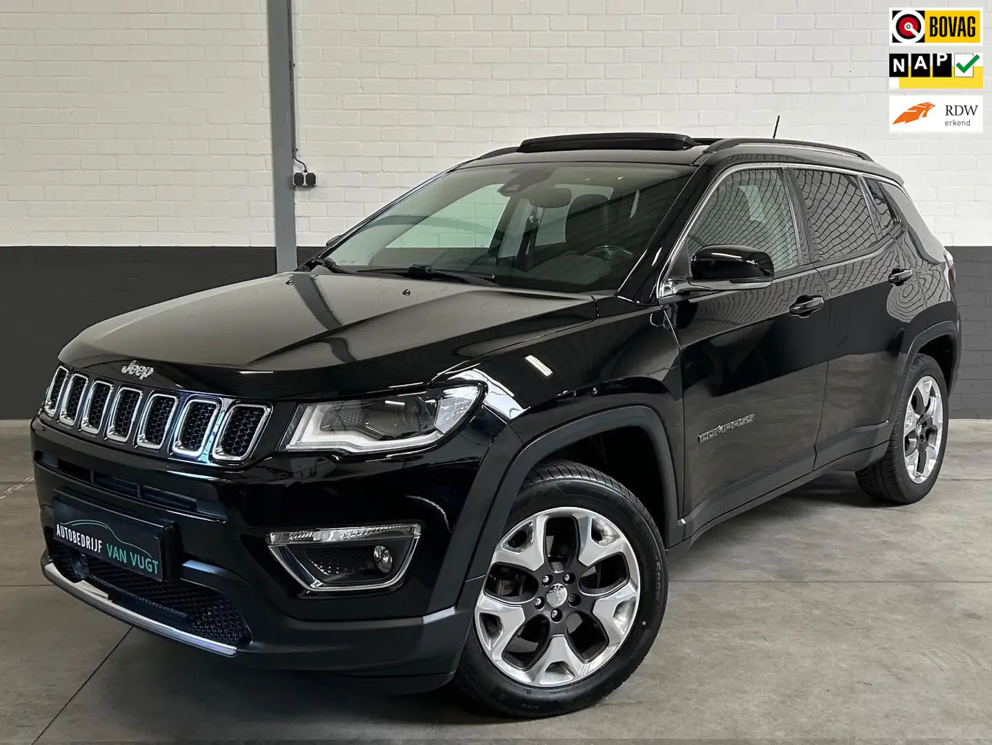 Jeep Compass 1.4 MultiAir Limited, Panoramadak, pdc, airco, nav Zwart - 1