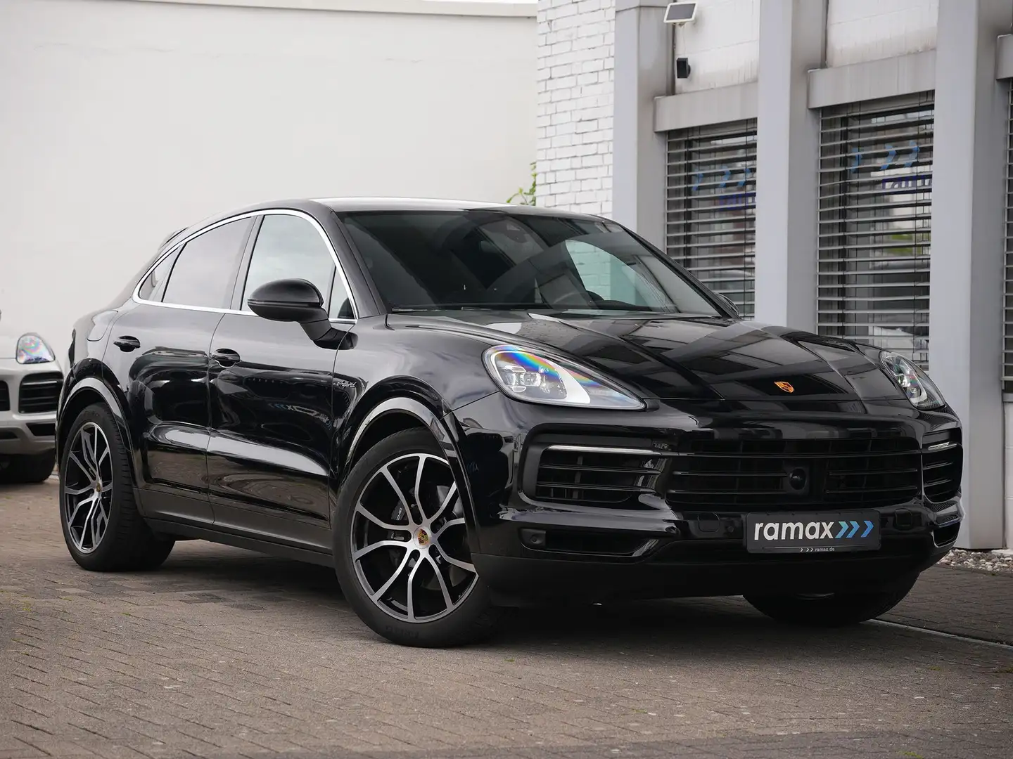 Porsche Cayenne E-Hybrid Coupé INNODRIVE-LUFTF-PANO-21EXCLUSIVE Schwarz - 1