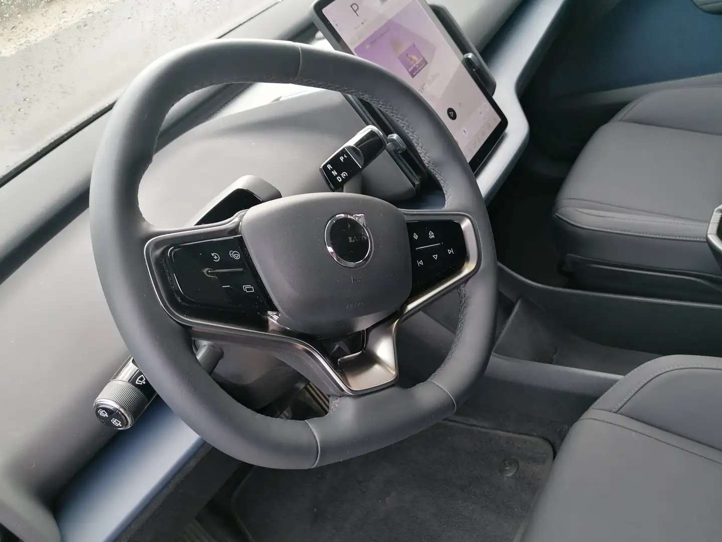 Volvo EX30 EX30 Single M. Extended Range RWD Core Zwart - 1