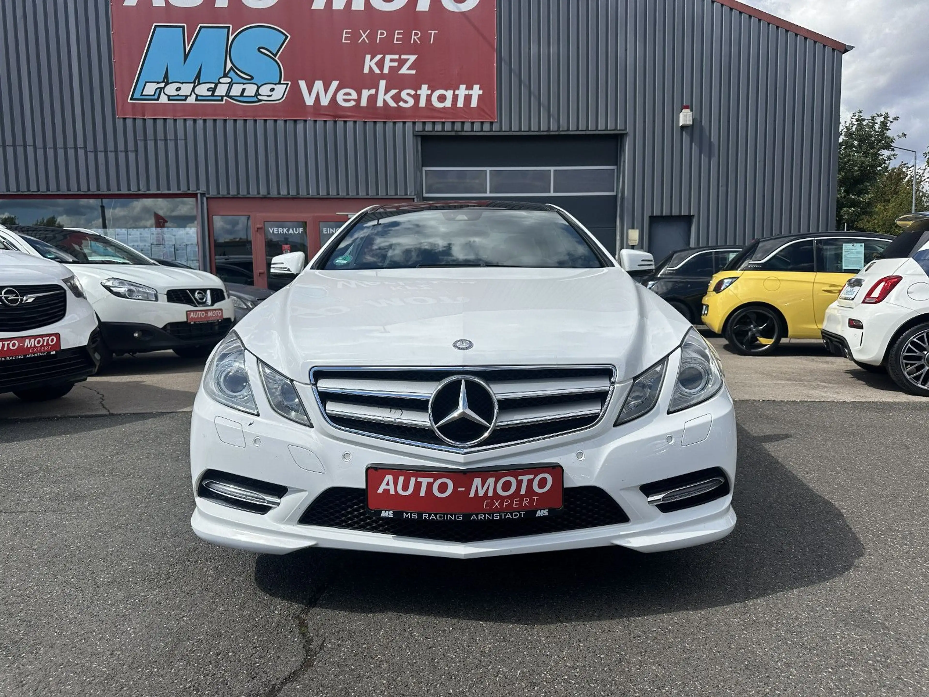 Mercedes-Benz E 250 E Coupe*Autom*Panorama*Leder*AHK*AMG — photo 3