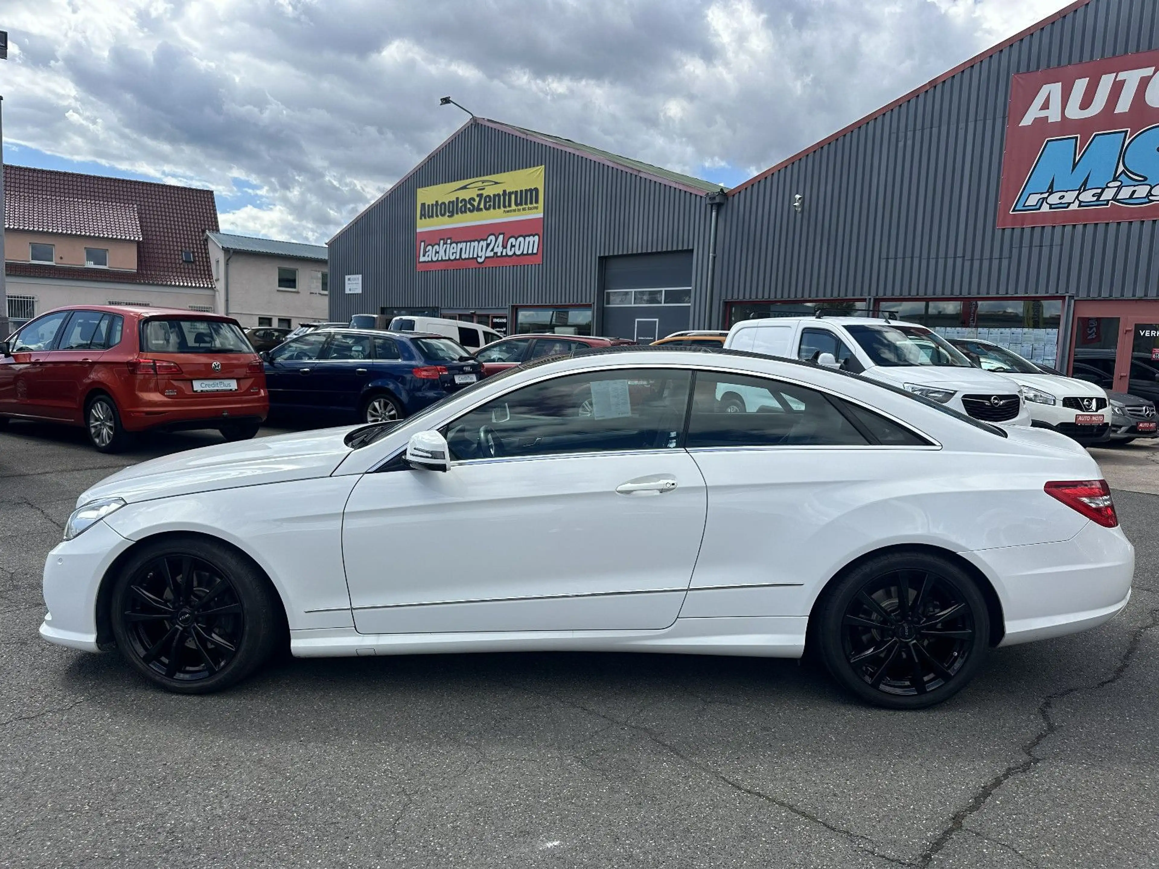 Mercedes-Benz E 250 E Coupe*Autom*Panorama*Leder*AHK*AMG — photo 4