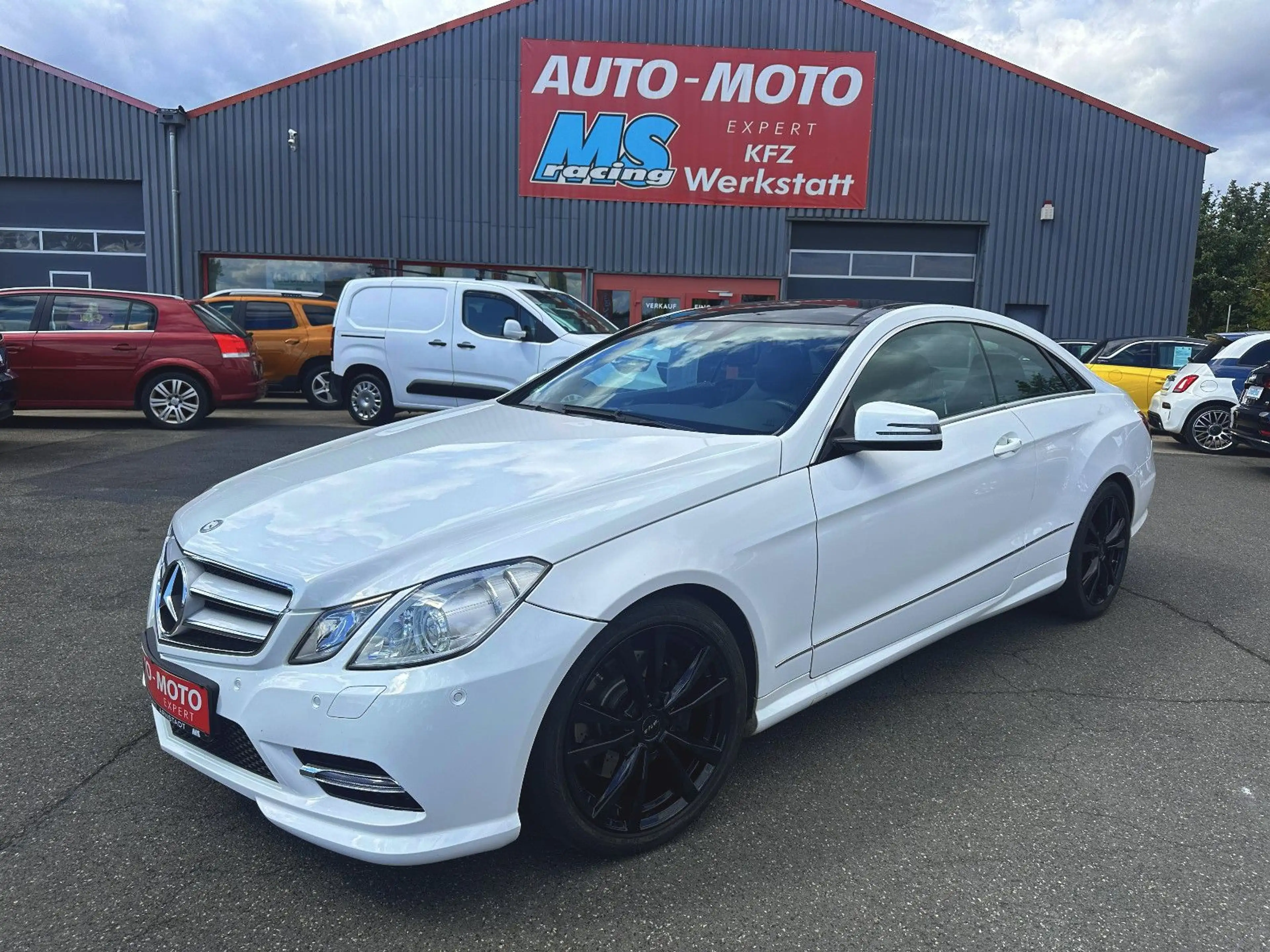 Mercedes-Benz E 250 E Coupe*Autom*Panorama*Leder*AHK*AMG — photo 2