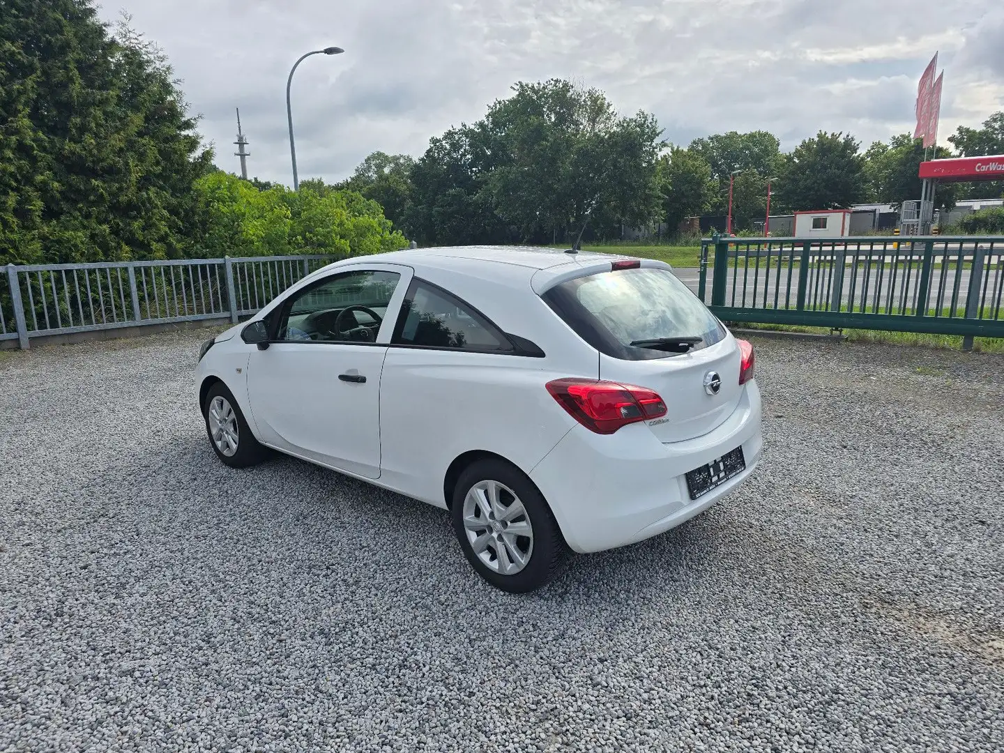 Opel Corsa E Selection TÜV NEU Weiß - 2