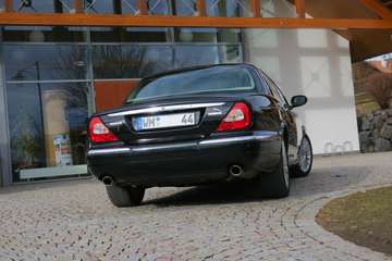 XJ8 4.2 LWD(lang)Executive souv/TÜV: neu 4. 2028
