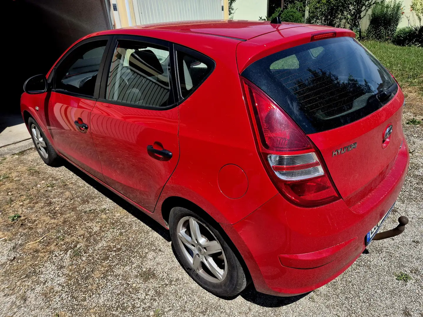 Hyundai i30 1.6 CRDi Classic KLIMA AHK TÜV 03.2027 Rouge - 1