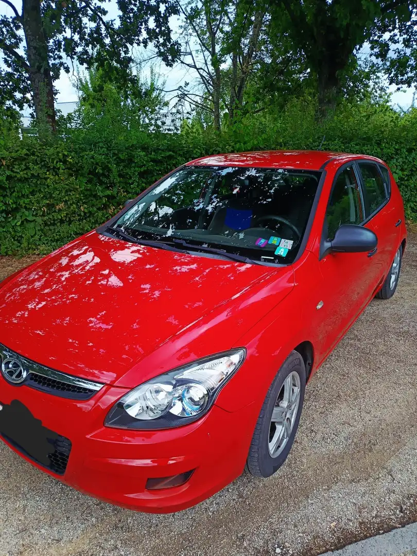 Hyundai i30 1.6 CRDi Classic KLIMA AHK TÜV 03.2027 Rouge - 2